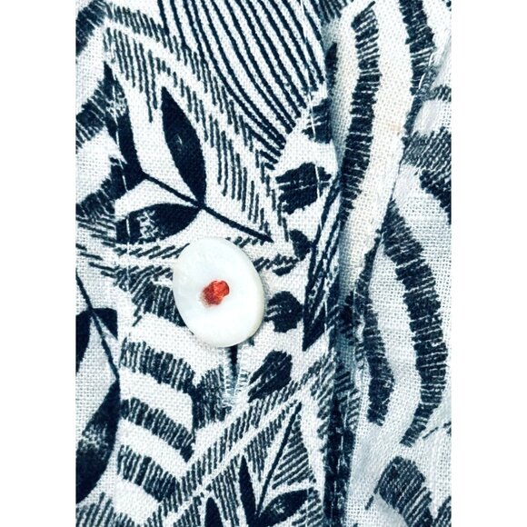 Foxcroft Faith Layered Leaves Button-Up Blouse Top 18W Black White Wrinkle-Free - Picture 4 of 14